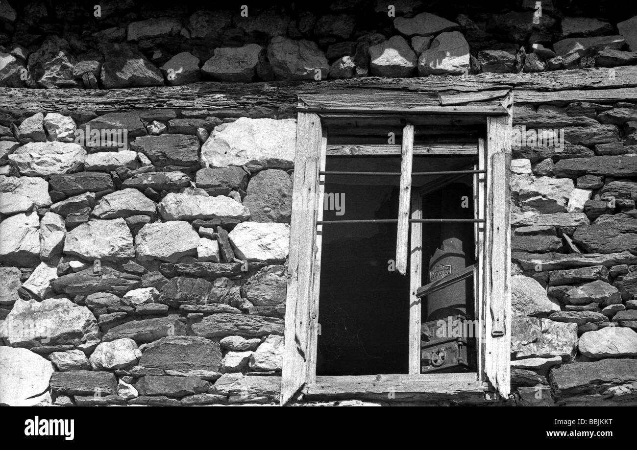 La Grecia, la vecchia finestra di casa Foto Stock