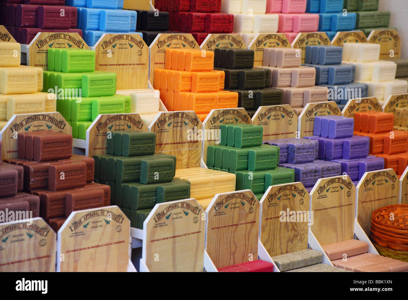 Colorato colorato saponette Carcassonne Languedoc-Roussillon Francia Foto Stock