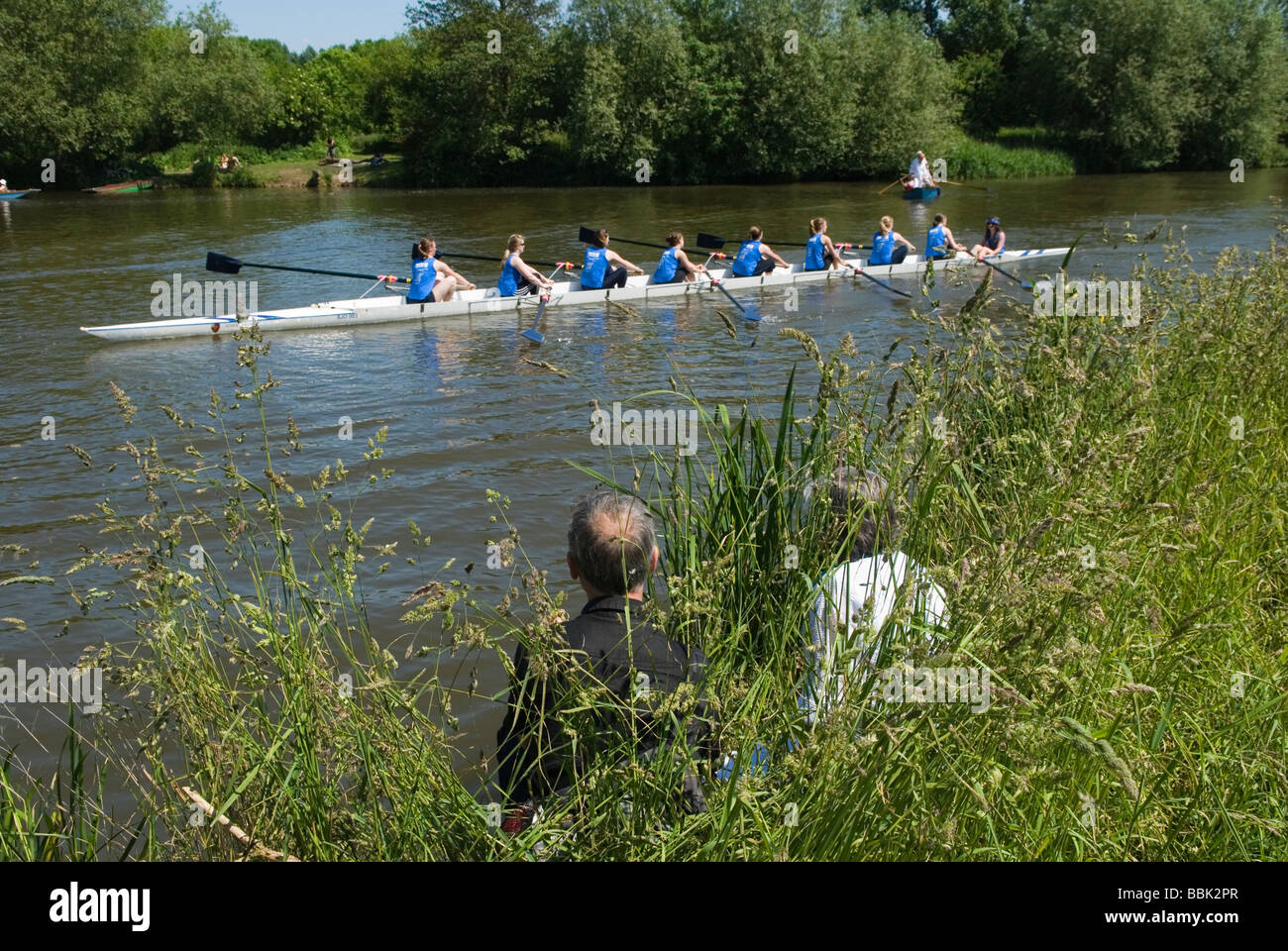 Oxford University club di canottaggio ottava settimana di gare di canottaggio sul fiume Isis effettivamente Fiume Tamigi in Oxford Oxfordshire Foto Stock