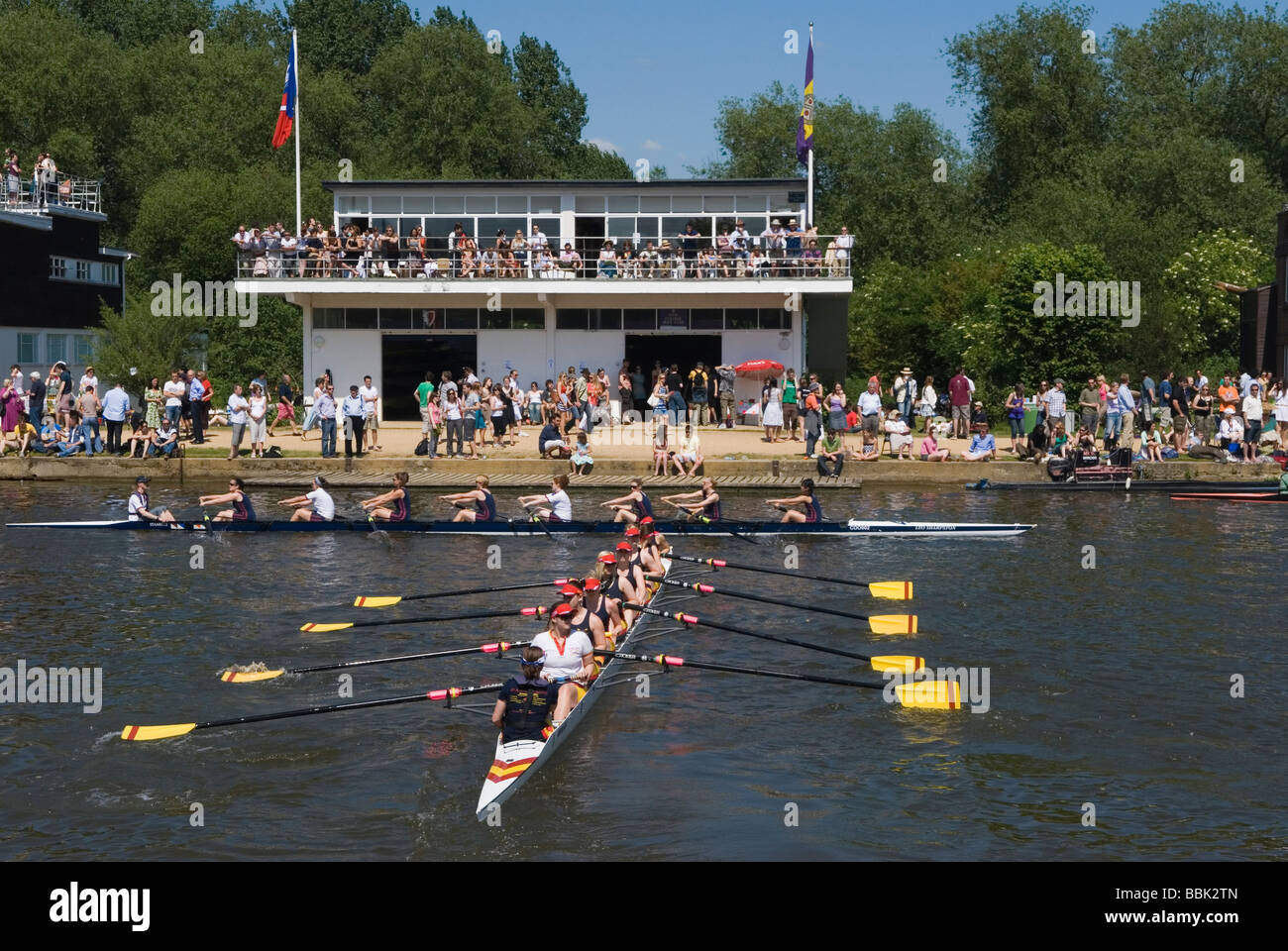 Oxford University Rowing Clubs Eights Week la club house canottaggio Gare sul fiume Isis attualmente fiume Tamigi Oxfordshire 2009 HOMER SYKES 2000 Foto Stock