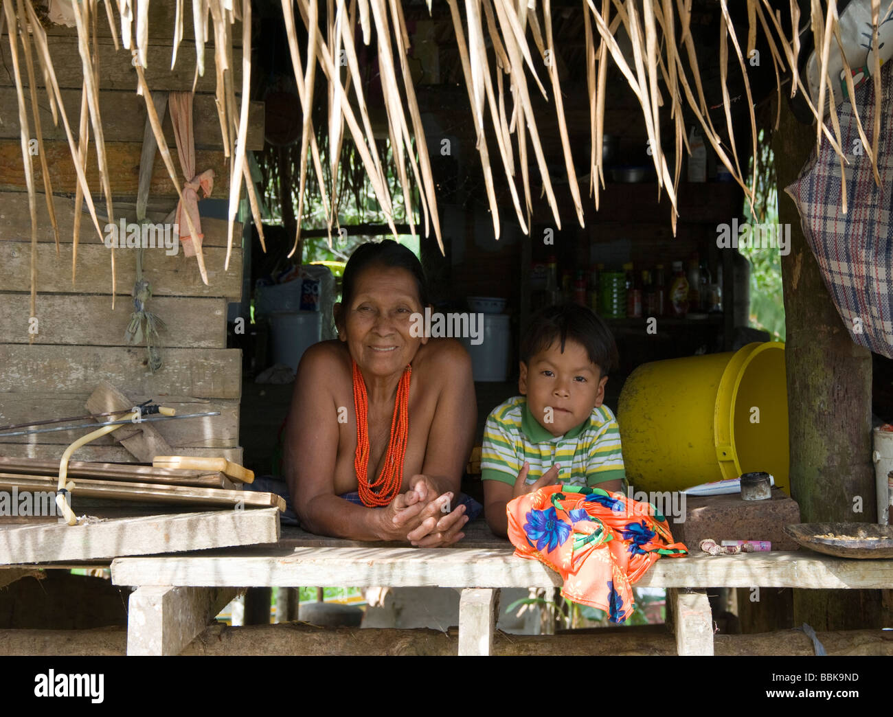 Panama.Community Emberá nel Parco Nazionale di Soberania. Foto Stock