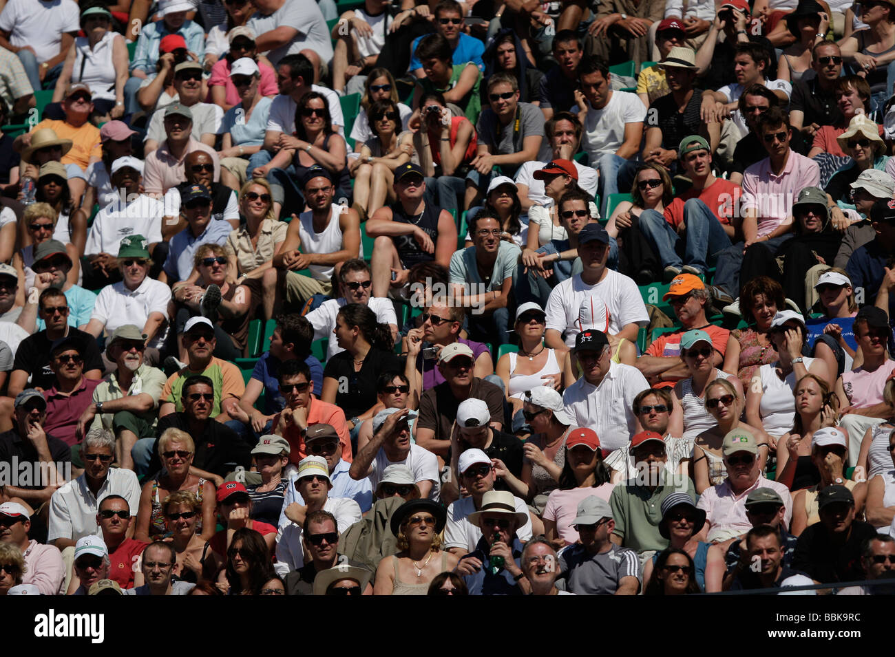La sezione della folla al 2009 francesi aperti al Roland Garros Foto Stock