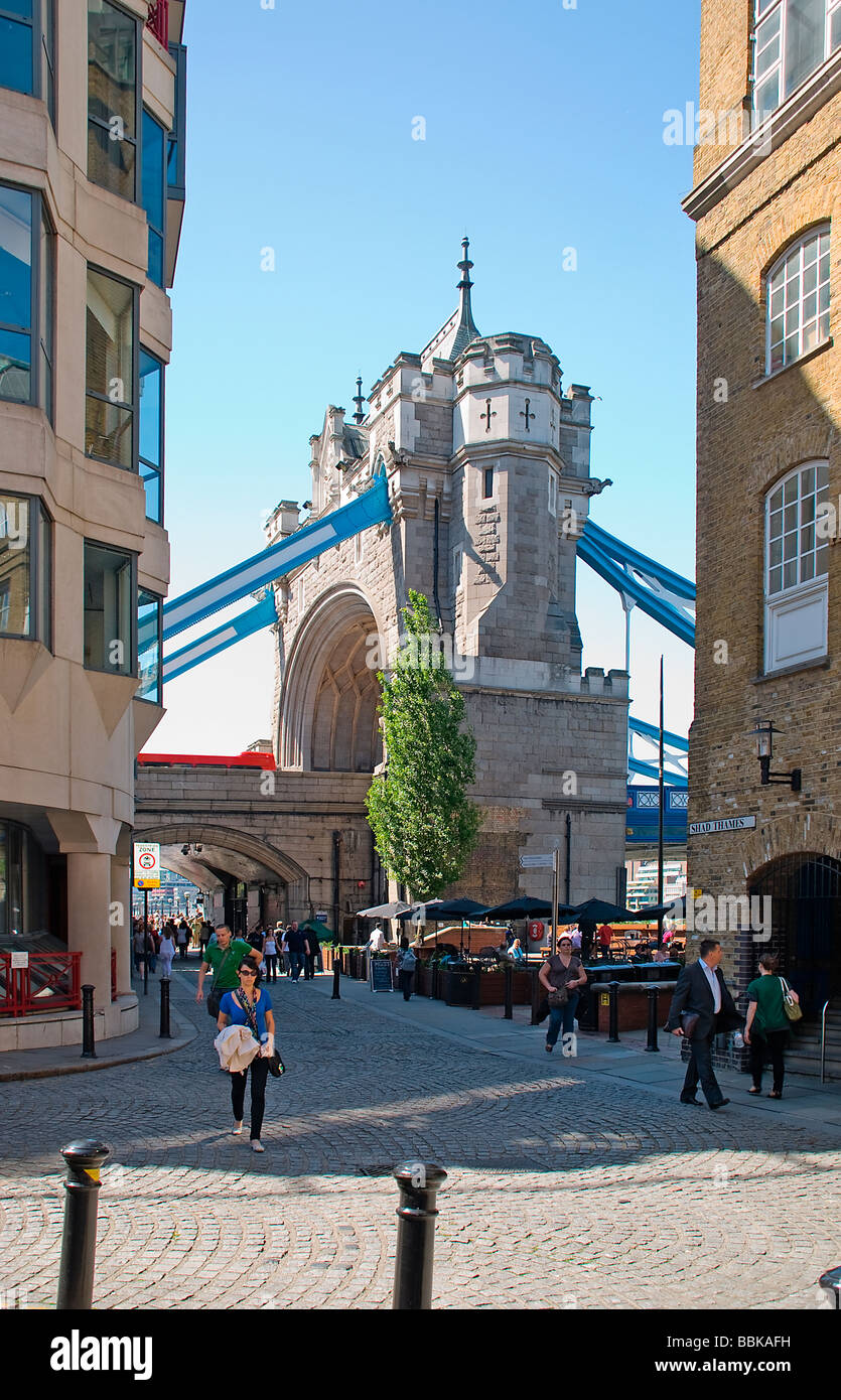London Tower Bridge da dockland pontili di sviluppo Foto Stock