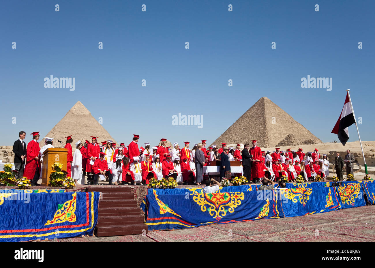 Il Cairo American College (CAC) Diploma di scuola superiore presso le  piramidi, il Cairo, Egitto Foto stock - Alamy