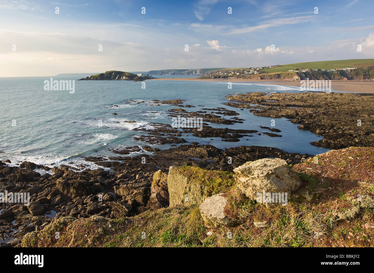 Vista dei burgh Island e Bigbury da Bantham Bay, South Devon, Regno Unito Foto Stock