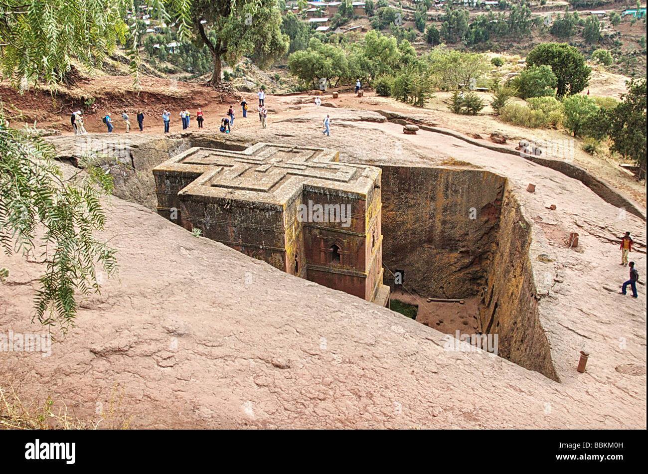 Africa Etiopia Lalibela esterno della roccia scavate chiesa di Bet Giyorgis St George Foto Stock