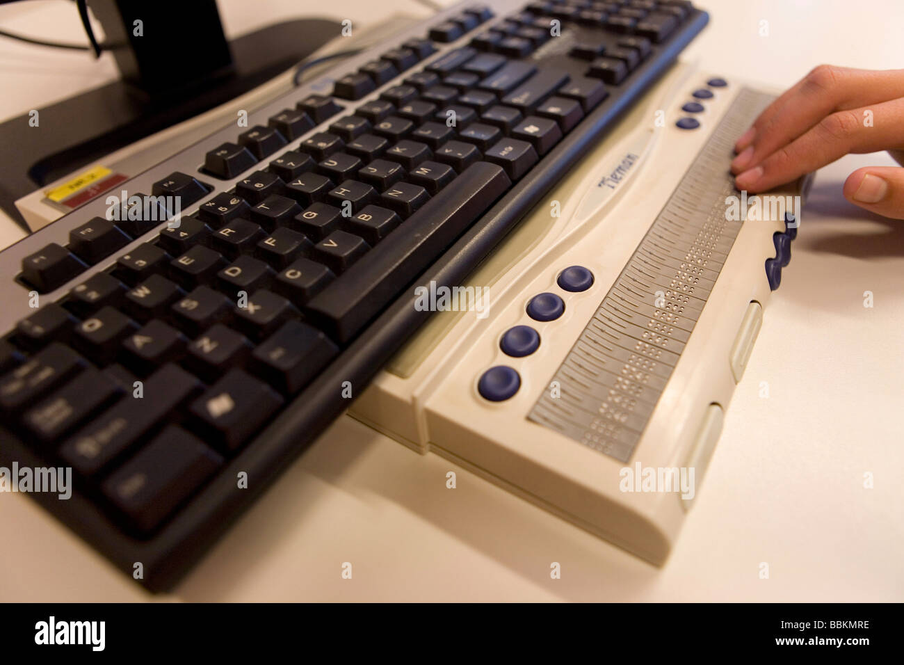 Visio è una scuola speciale per i non vedenti e gli ipovedenti non ci sono molti strumenti come il Braille lenti di ingrandimento libri di grandi dimensioni con grande stampa macchine da scrivere braille e mappe in Braille Foto Stock