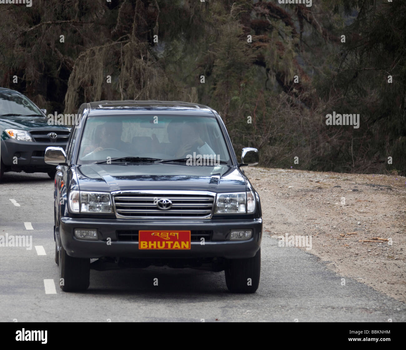 Re di Bhutan alla guida di una Toyota Amazon, 4x4Toyota Amazon 4x4 auto, re  di Bhutan alla guida, il numero di targa del re 91462 Bhutan-re Foto stock  - Alamy