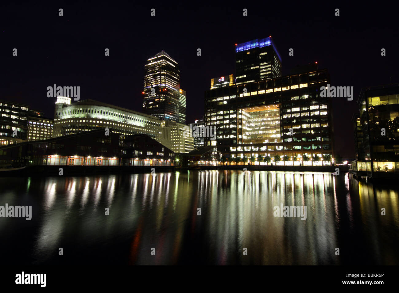 Docklands di Londra di notte Foto Stock