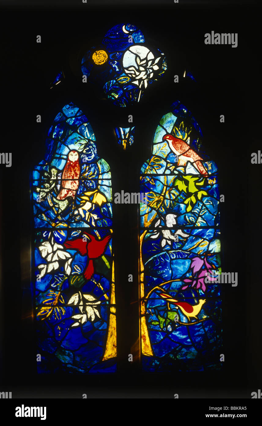 Peter Fleming memorial finestra da John Piper St Bartholemew la Chiesa Nettlebed Foto Stock