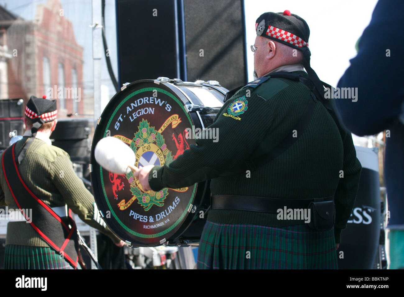 St. Andrew's Legion pifferi e tamburi fascia giocare a Irish Folk Festival in Richmond, Virginia Foto Stock