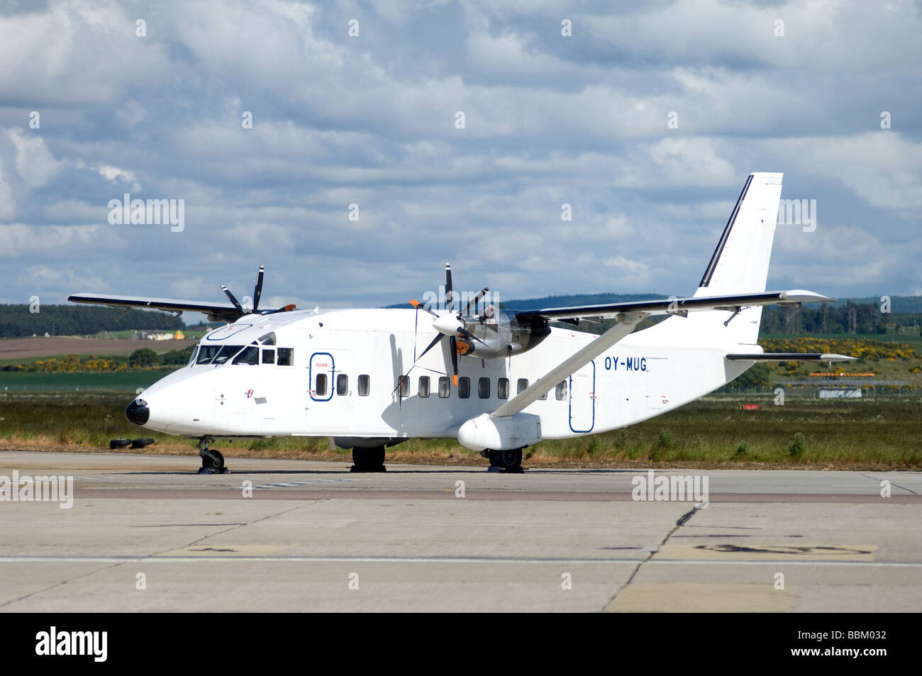 Pantaloncini Bennair 360-300 Twin motore aeromobile a Inverness Dalcross Airfield Highlands scozzesi SCO 2512 Foto Stock
