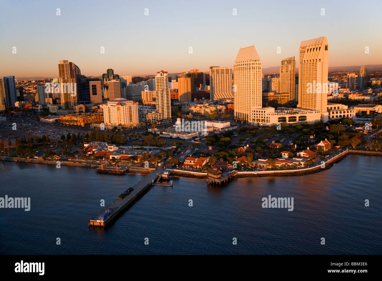 Il Seaport Village e l'Embarcadero Marina Park downtown San Diego California Foto Stock