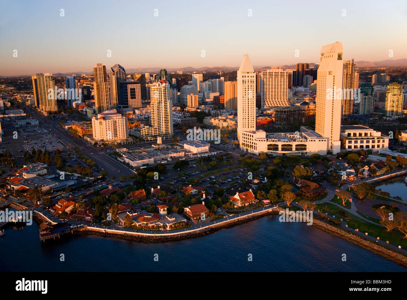 Il Seaport Village e l'Embarcadero Marina Park downtown San Diego California Foto Stock