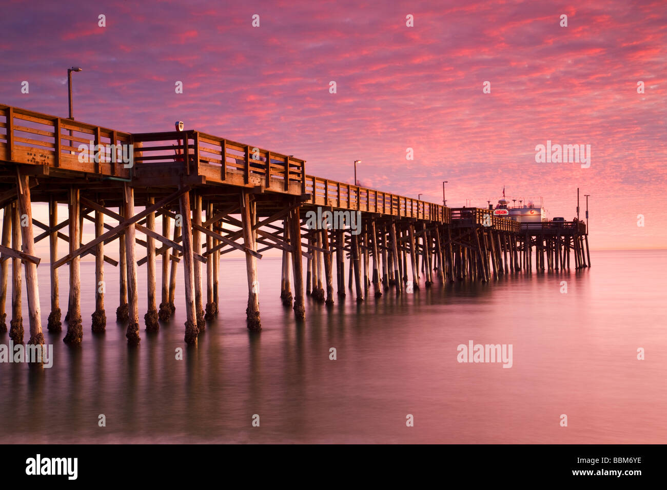 Tramonto al Balboa Pier Newport Beach Orange County in California Foto Stock