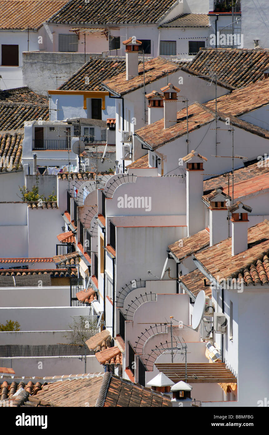 Tetti e camini di ronda, Andalusia, Spagna, Europa Foto Stock