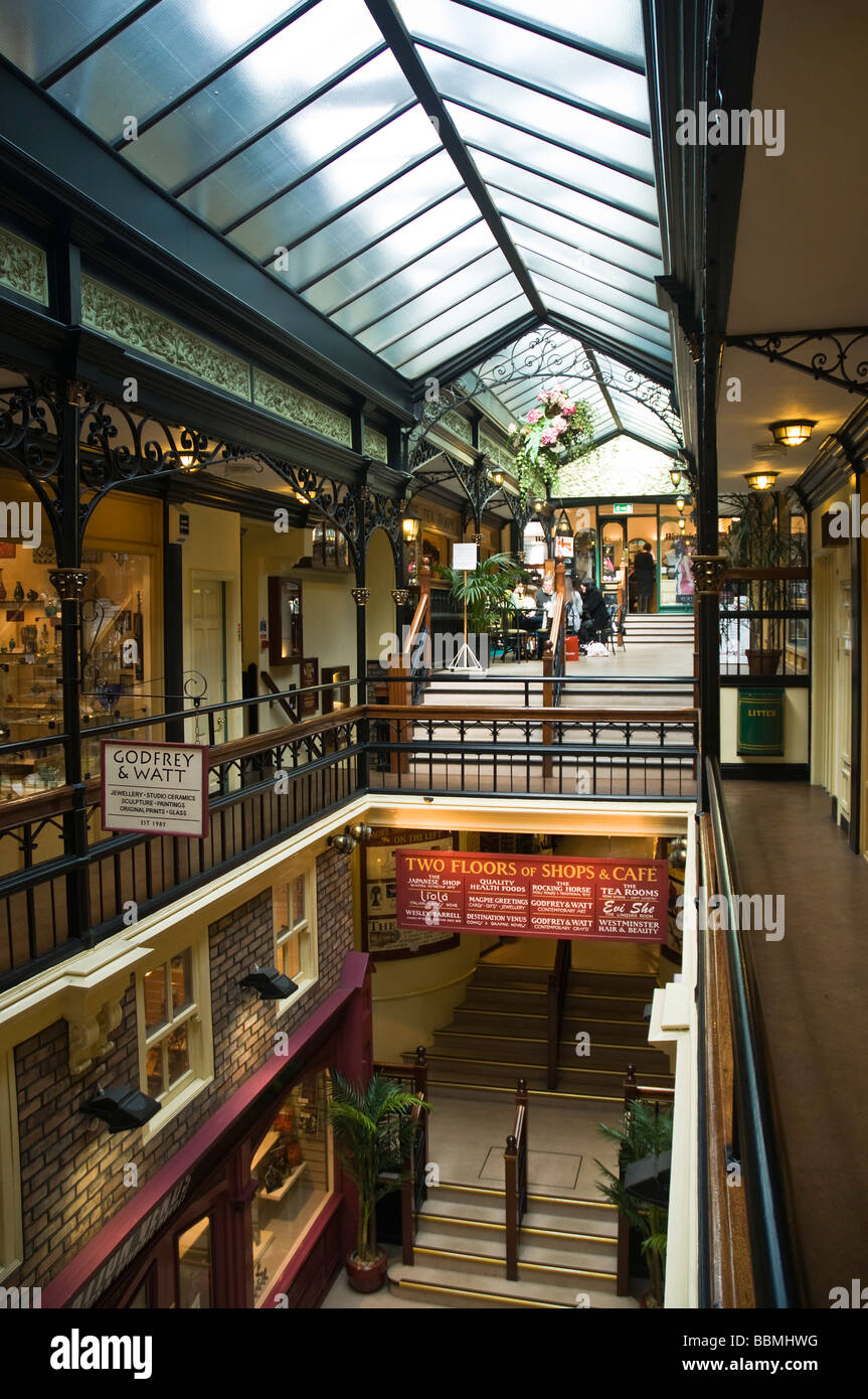 Dh Westminster arcade HARROGATE North Yorkshire negozi vittoriano interni uk shopping centre Foto Stock