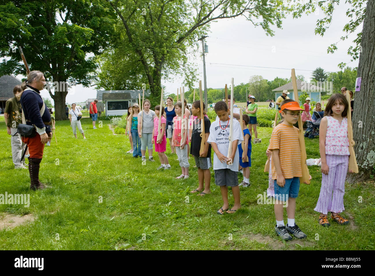Trapano per bambini in francese la guerra di indiano rievocazione storica fattoria Mabee Rotterdam Junction New York Mohawk Valley Schenectady County New York Foto Stock