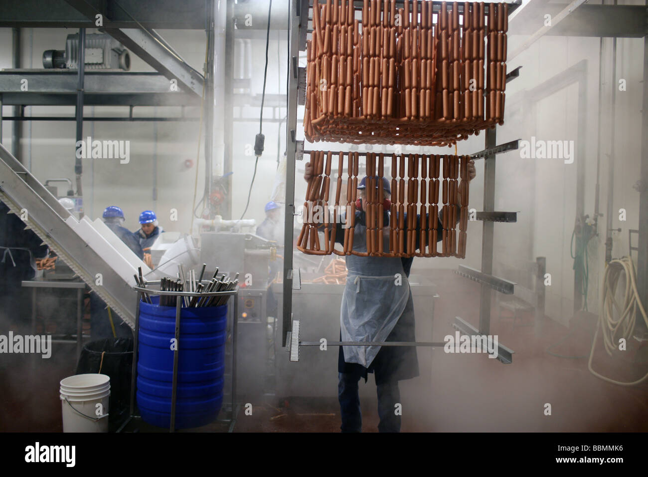 Lavoratori a Hummel Fratelli Inc hot dog impianto in New Haven CT STATI UNITI D'AMERICA Foto Stock