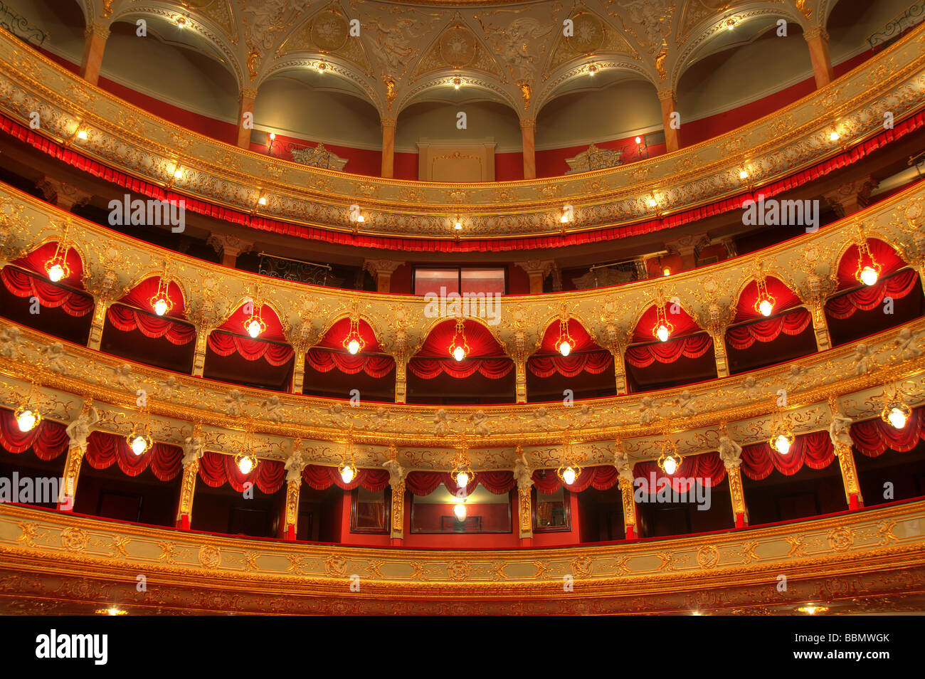 Auditorium un interno del teatro dell'opera Odessa Ucraina Foto Stock