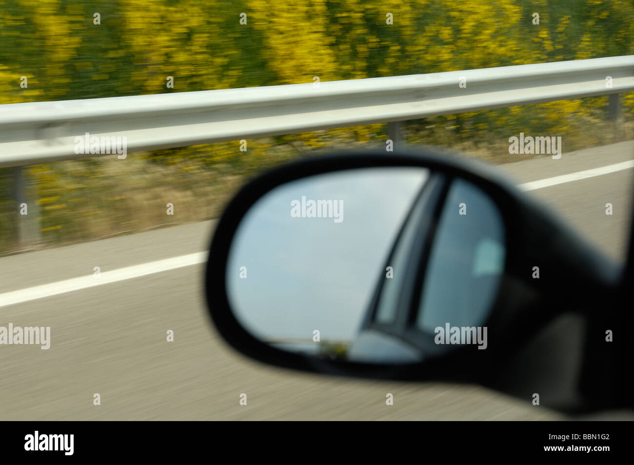 Specchio esterno in un auto Foto Stock