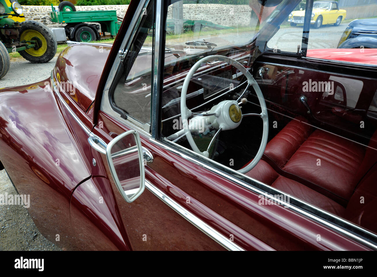 Vecchio classico francese della Peugeot 203 convertibili porta due auto di automobile Foto Stock