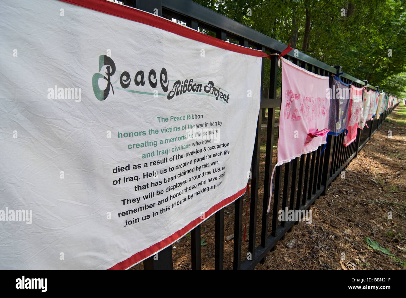 Stati Uniti Il Memorial Day osservanza di banner per caduti militari degli Stati Uniti e dei civili in Iraq e in Afghanistan, Gainesville, Florida. Foto Stock