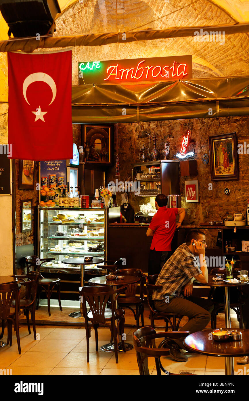 Piccolo bagno turco Caffetteria il Grand Bazaar Kapali Carsi, Istanbul, Turchia Foto Stock