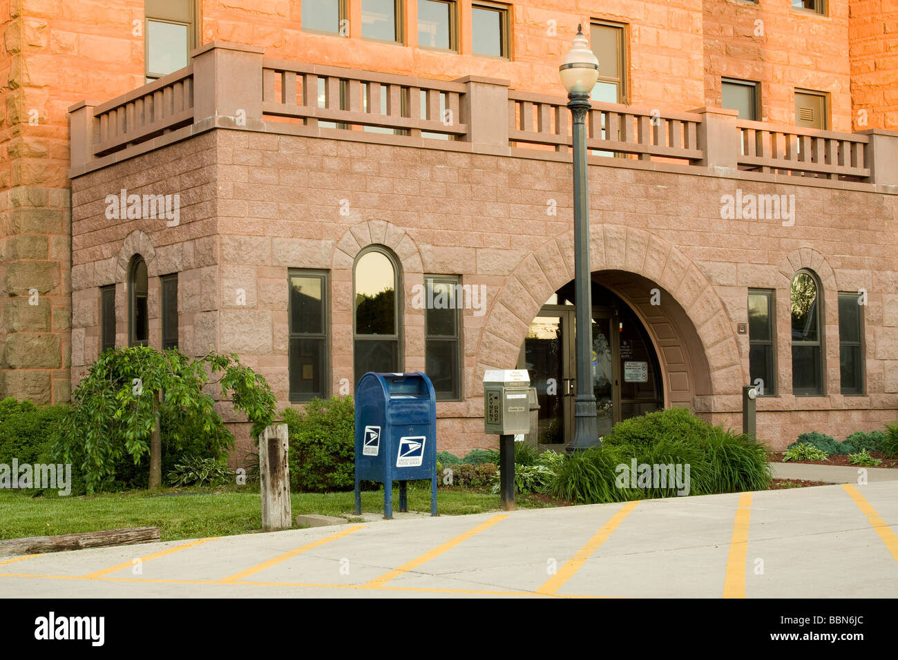 Posteriore (est) ingresso, Clinton County Courthouse, Clinton IA Foto Stock