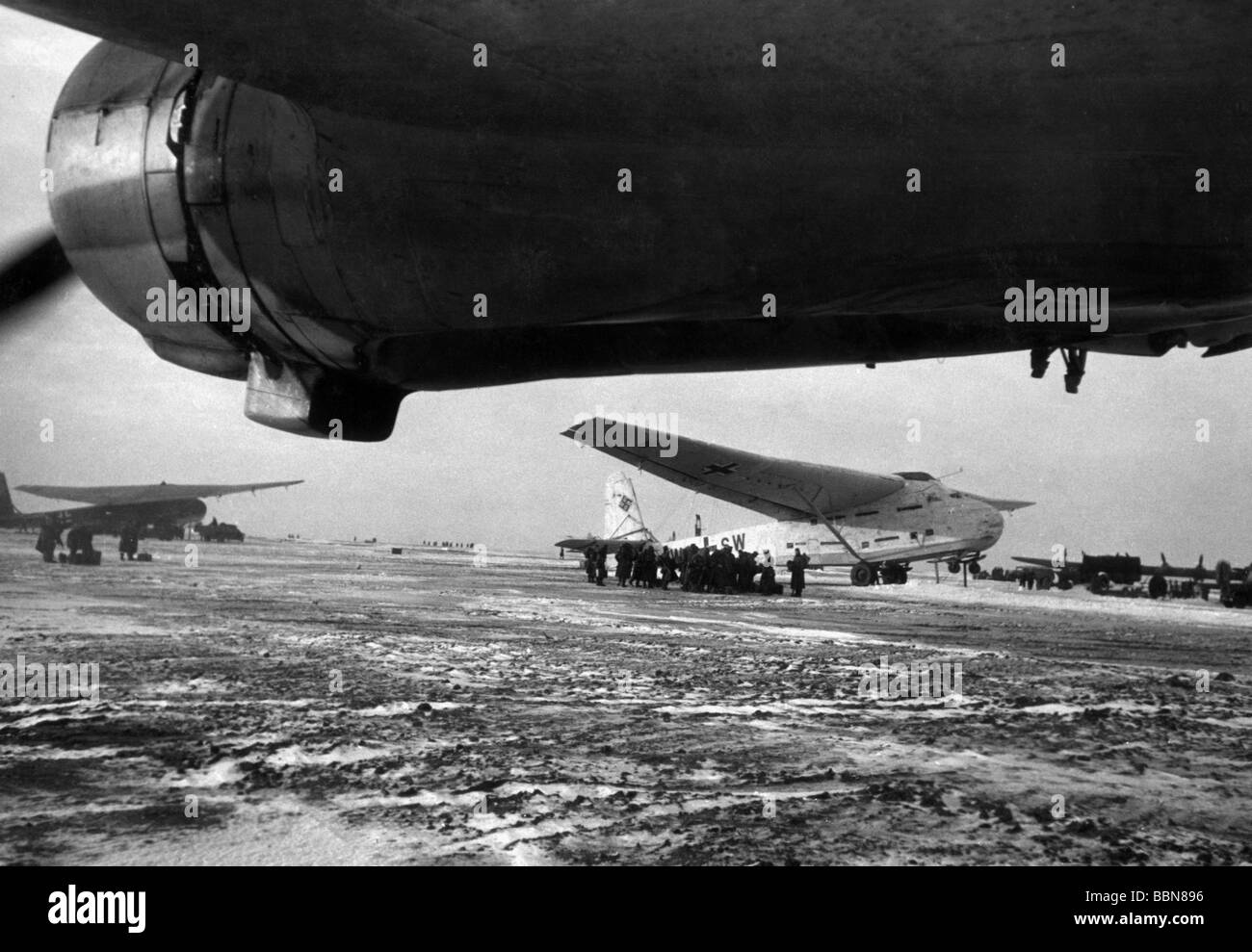 Eventi, Seconda guerra mondiale / seconda guerra mondiale, Russia, guerra aerea, aliante del carico tedesco Messerschmitt Me 321 'Gigant' (gigante), Kerch, Ucraina, 6.2.1943, Foto Stock