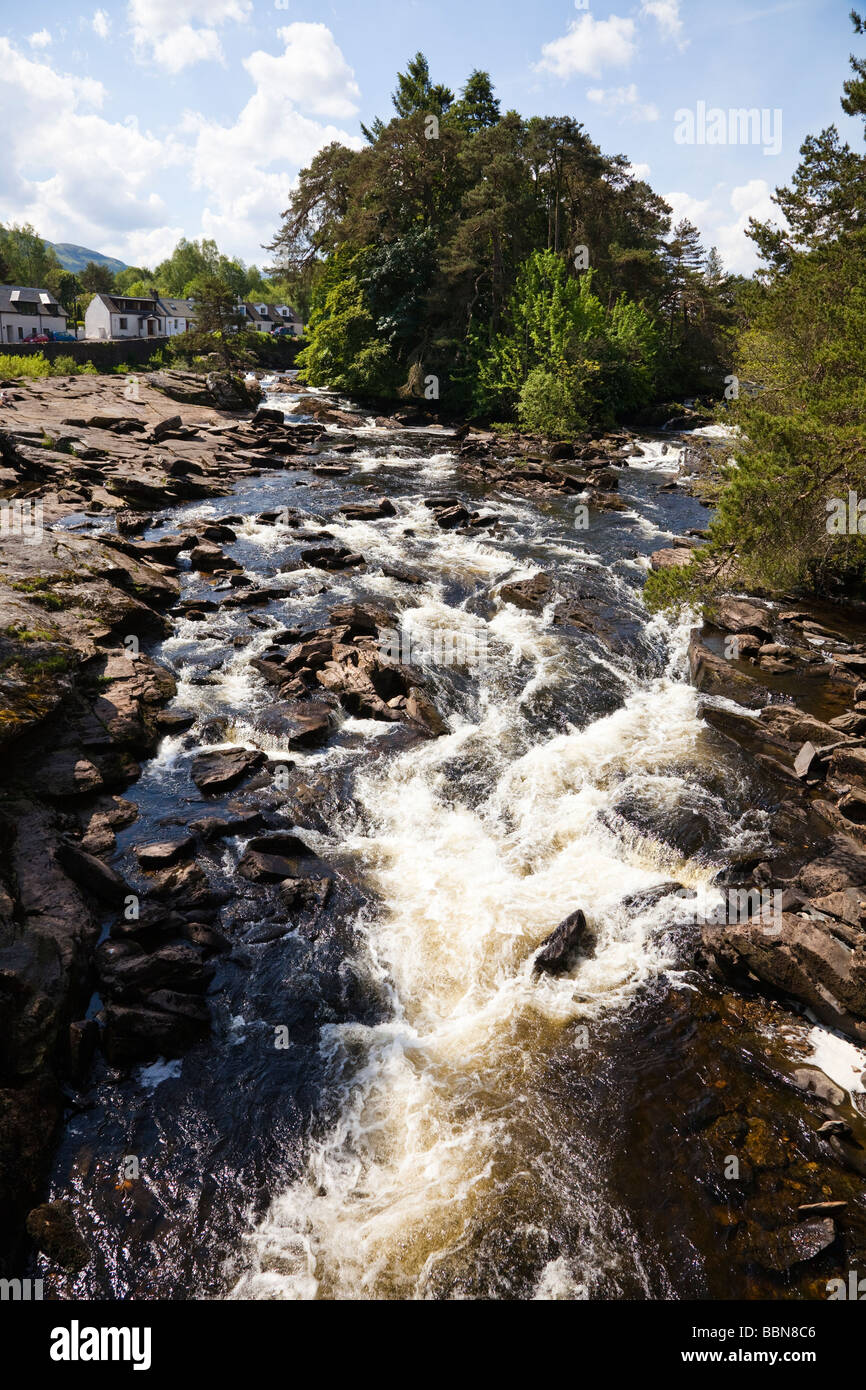 River Dochart presso le cascate di Dochart Killin Stirlingshire Scozia Scotland Foto Stock