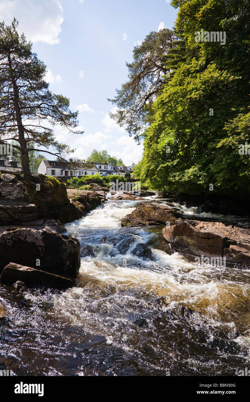 River Dochart presso le cascate di Dochart Killin Stirlingshire Scozia Scotland Foto Stock