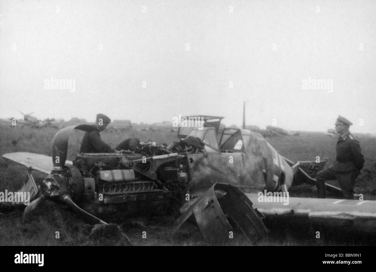Eventi, Seconda guerra mondiale / seconda guerra mondiale, guerra aerea, aereo, schiantato / danneggiato, distrutto aereo da combattimento tedesco Messerschmitt Bf 109 e, Russia, metà luglio 1941, Foto Stock