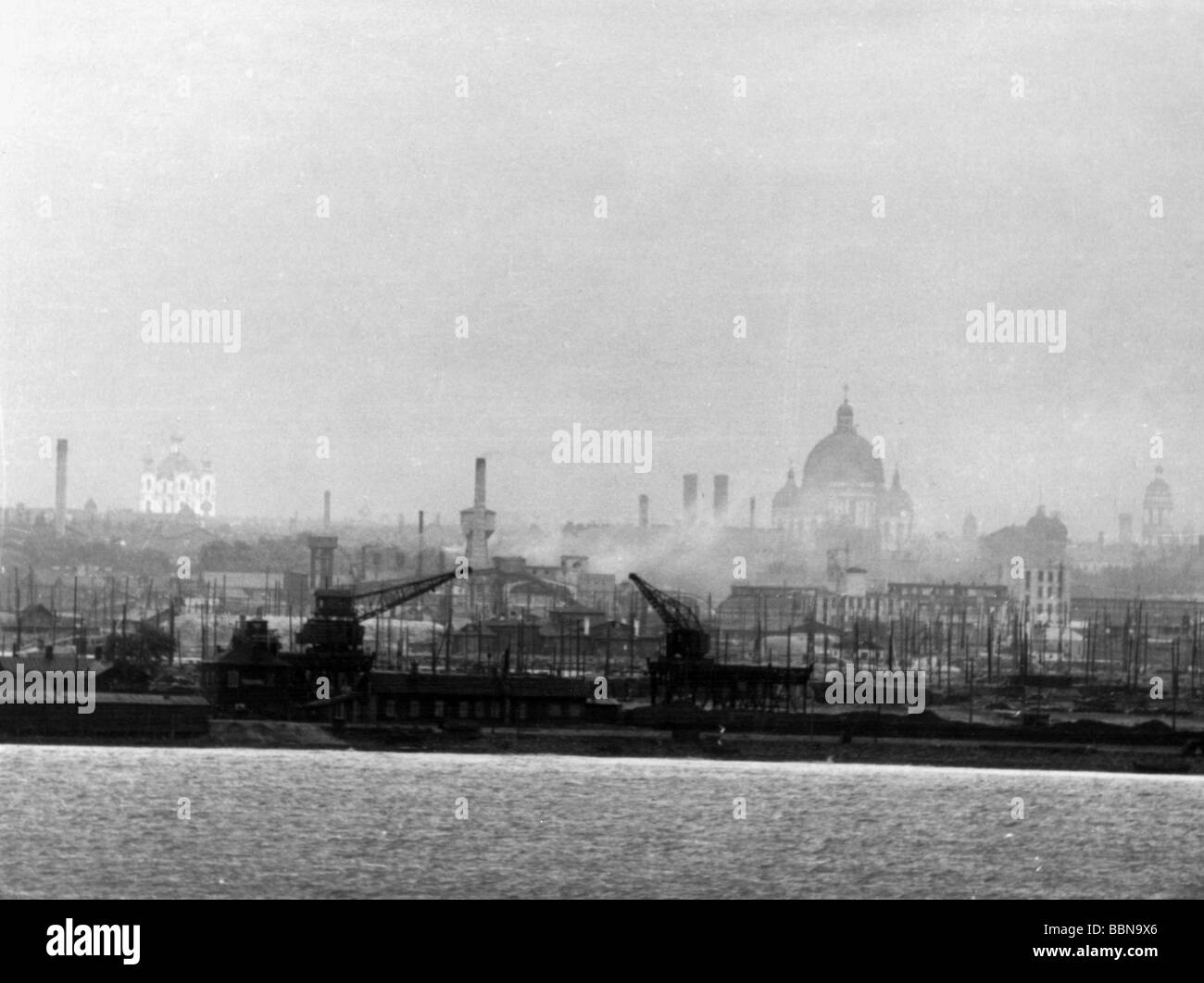 Eventi, Seconda guerra mondiale / seconda guerra mondiale, Russia, città / villaggi / paesaggi, Pskov, impianti industriali al fiume Velikaya, settembre 1941, Foto Stock