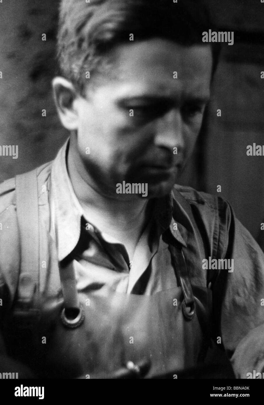 Eventi, Seconda guerra mondiale / seconda guerra mondiale, servizio medico, chirurgo Wehrmacht durante un'operazione, fronte orientale, maggio 1944, Foto Stock
