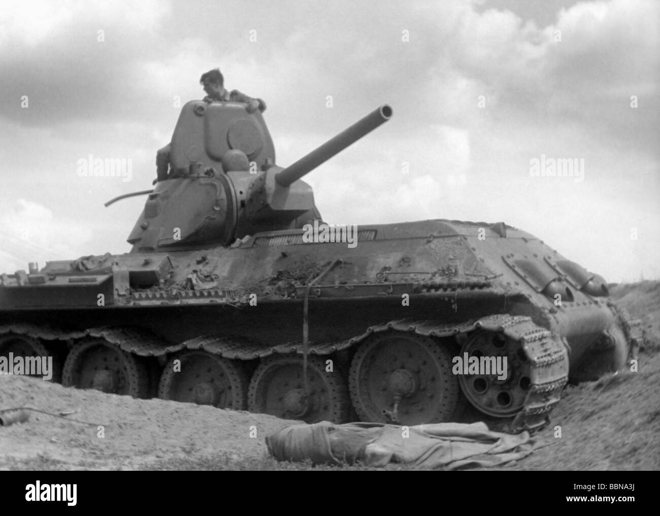 Eventi, Seconda guerra mondiale / seconda guerra mondiale, Russia 1941, bussato al carro armato sovietico T-34/76, probabilmente estate / autunno 1941, Foto Stock