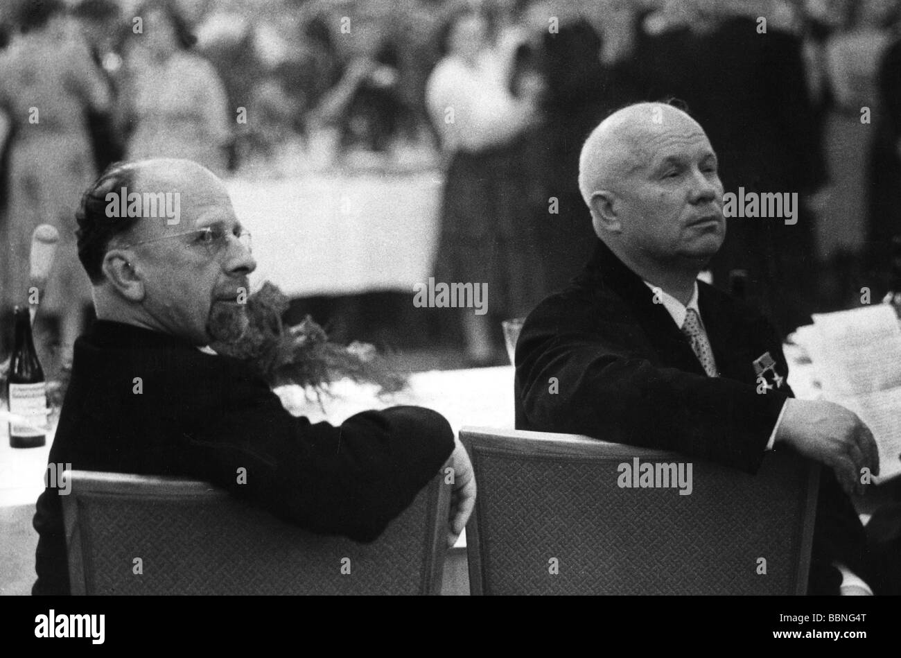 Ulbelt, Walter, 30.6.1893 - 1.8.1973, politico tedesco, Primo segretario del Comitato Centrale del Partito dell'unità Socialista di Germania 26.7.1953 - 3.5.1971, con Nikita Krushchev, Berlino Est, agosto 1957, Foto Stock