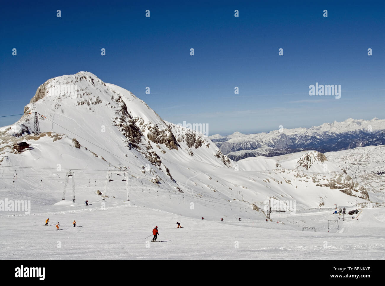 Geografia / viaggi, Austria, la Stiria, paesaggi, Dachstein mountain range, Dachsteingletscher (2700 m), ski-lift, Additional-Rights-Clearance-Info-Not-Available Foto Stock