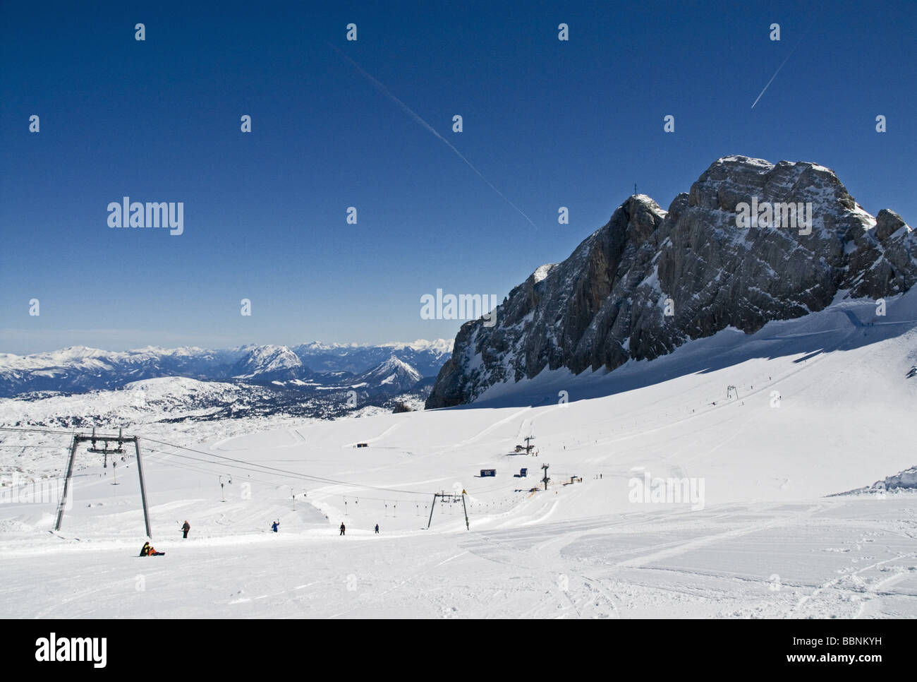 Geografia / viaggi, Austria, la Stiria, paesaggi, Dachstein mountain range, Dachsteingletscher (2700 m), ski-lift, Additional-Rights-Clearance-Info-Not-Available Foto Stock