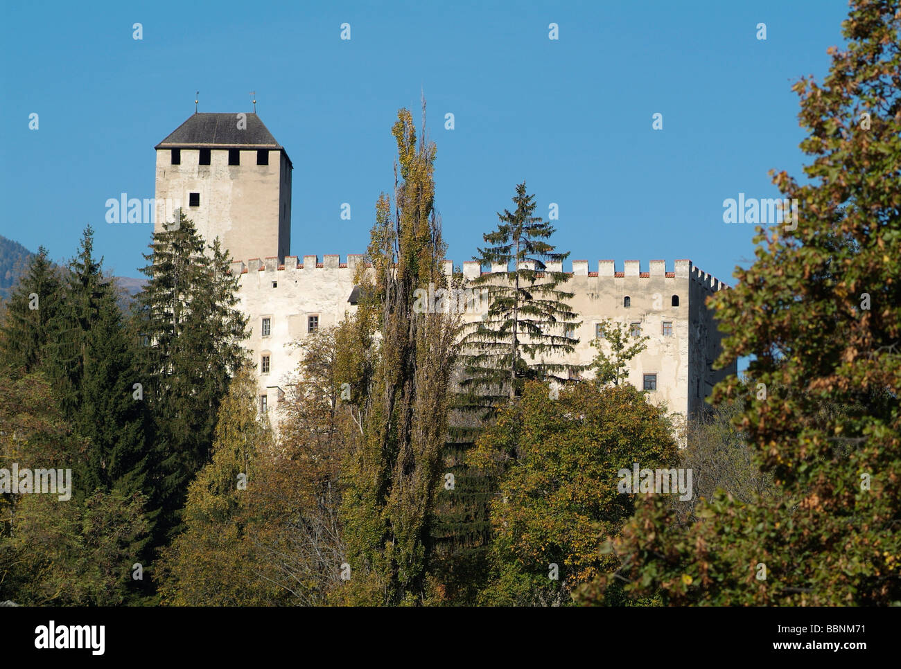 Geografia / viaggi, Austria, Tirolo, Castello Bruck, Lienz, vista esterna, Additional-Rights-Clearance-Info-Not-Available Foto Stock