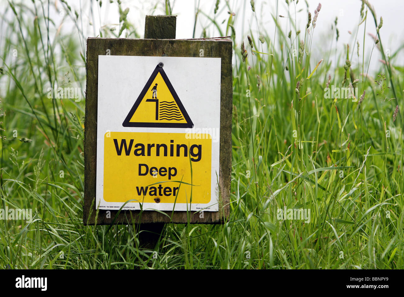 Avvertenza, acqua profonda digital signage Foto Stock