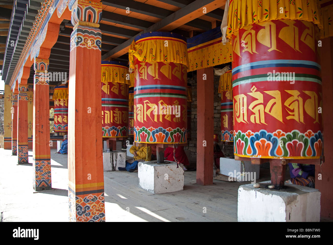 Mulini di preghiera tempio a Thimphu Bhutan Asia Foto Stock