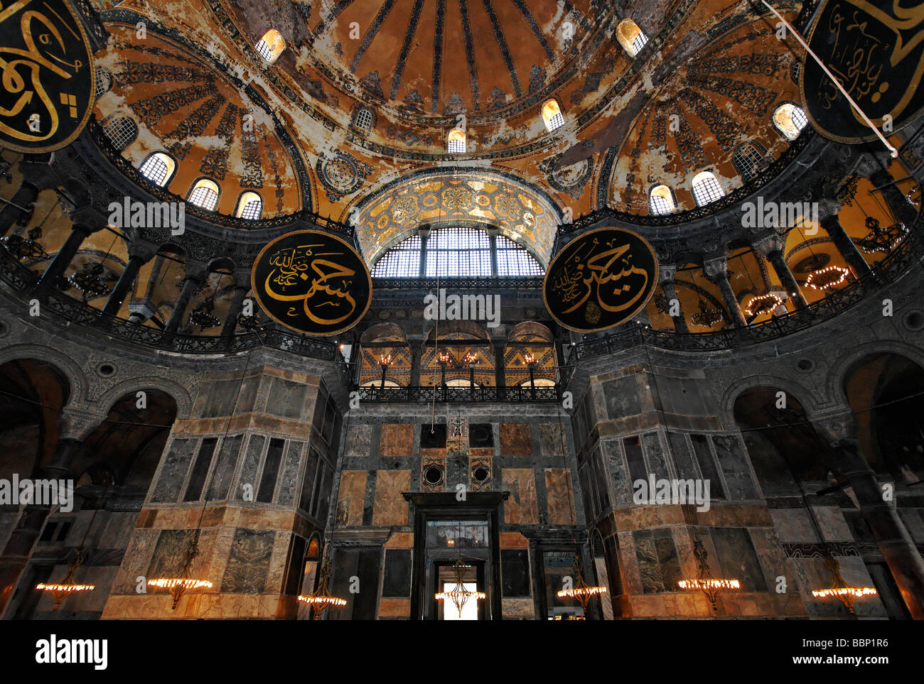 Hagia Sophia, Aya Sofya, visualizzare nella cupola, Sultanahmet, Istanbul, Turchia Foto Stock