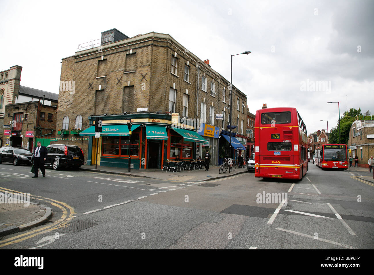 Giunzione di Stoke Newington Church Street e Defoe Road, Stoke Newington London, Regno Unito Foto Stock