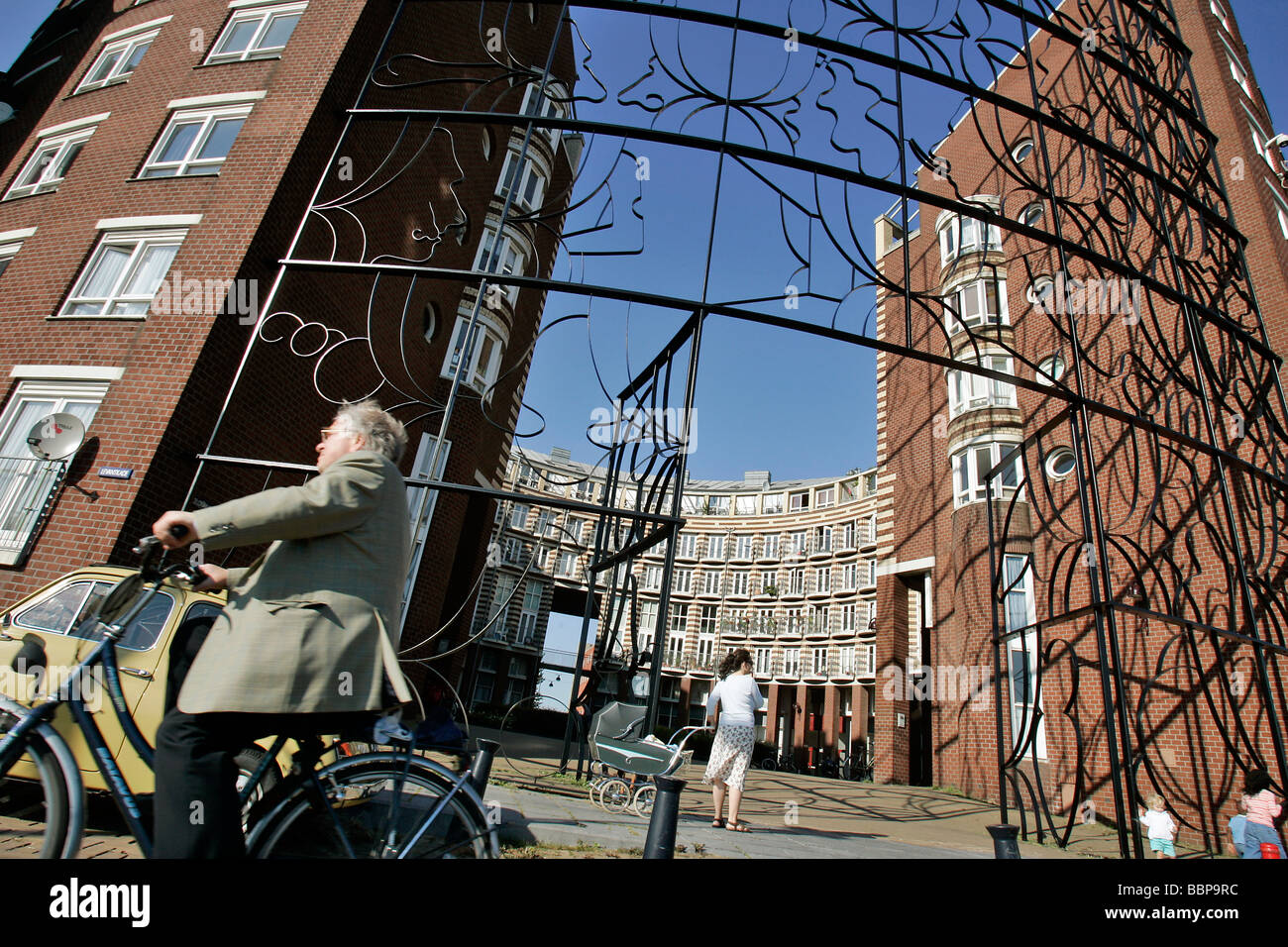 Complesso di Barcellona progettato dall'architetto belga BRUNO ALBERT, LEVANTKADE, isola di Giava, AMSTERDAM, PAESI BASSI Foto Stock