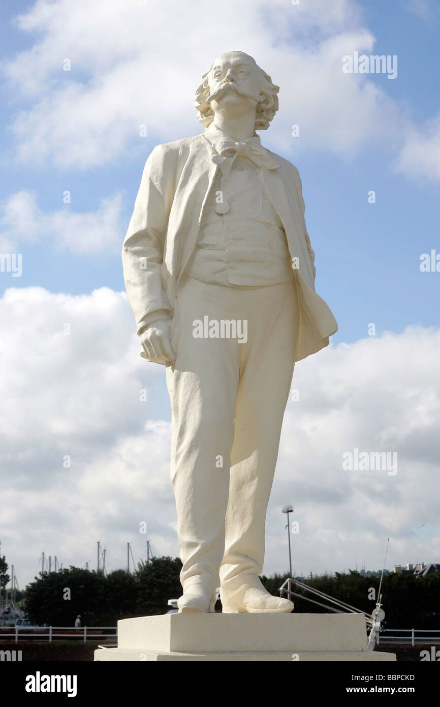 Statua di Gustave Flaubert (1821-1880), Trouville-sur-Mer, Calvados (14), in Normandia, Francia Foto Stock