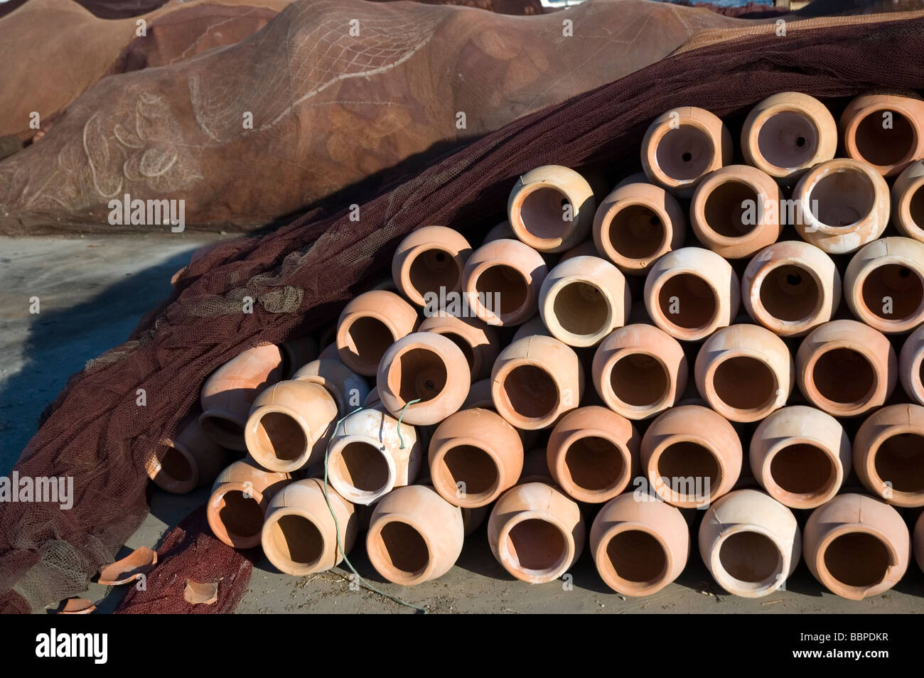 In ceramica per il polpo la pesca a Isla Cristina, Andalusia, Spagna Foto Stock