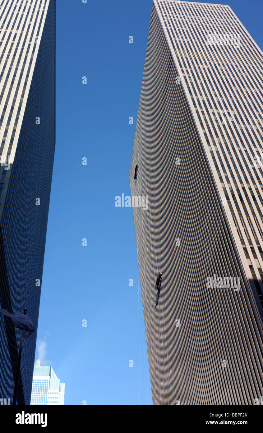 Detergenti per finestre su un elevato aumento di New York Foto Stock