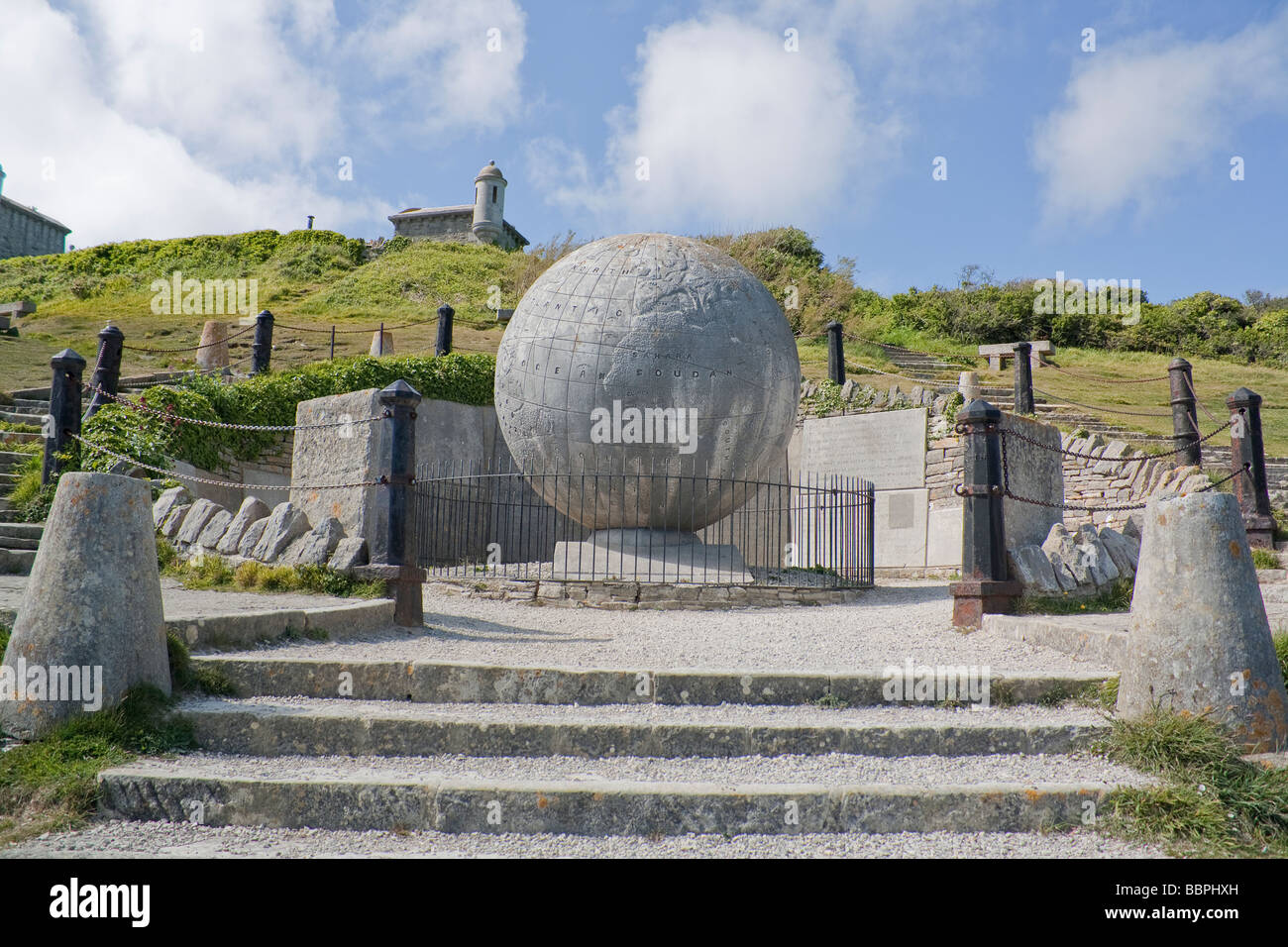 Passi che conducono alla grande globo a Durlston vicino a Swanage Foto Stock