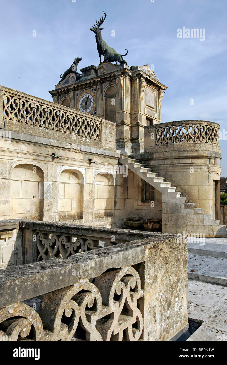 Orologio e feste di addio al celibato, porta principale a Chateau D'Anett, EURE-ET-LOIR (28), Francia Foto Stock